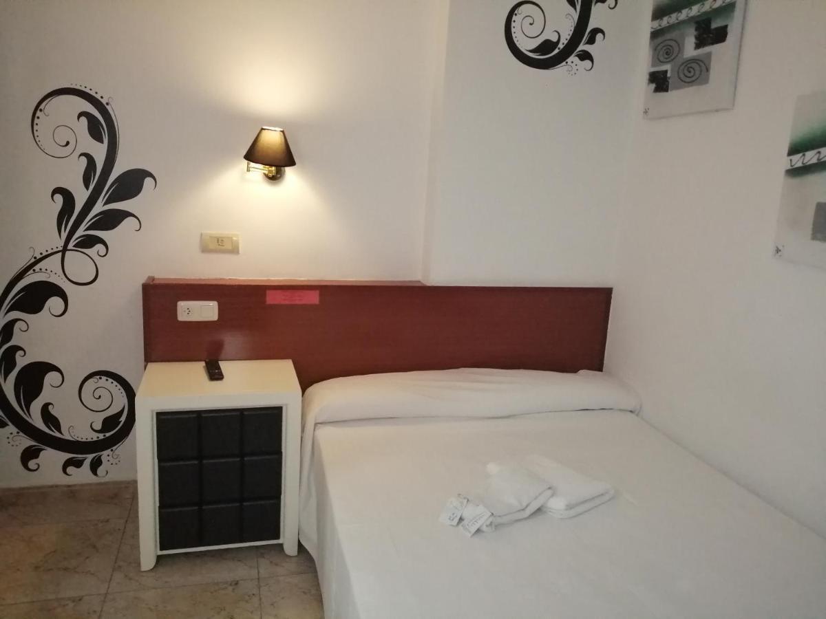 Hostal Jaime I Huesca Exterior foto